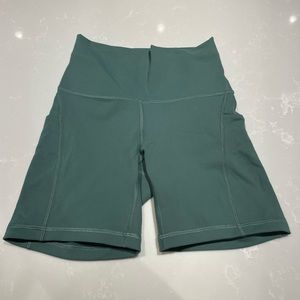 Lululemon Wunder Train High-Rise Short with Pockets 6”